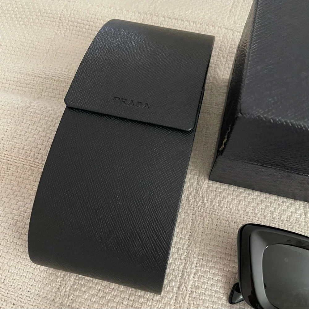 100% authentic Prada Cat Eye Sunglasses - Picture 5 of 9